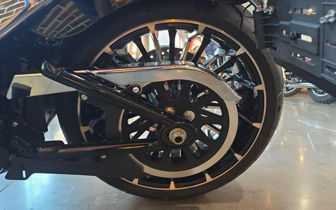 Harley-Davidson® Breakout™ 2025