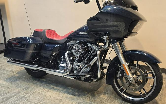 2016 Harley-Davidson® Road Glide® Special Cosmic Blue Pearl FLTRXS