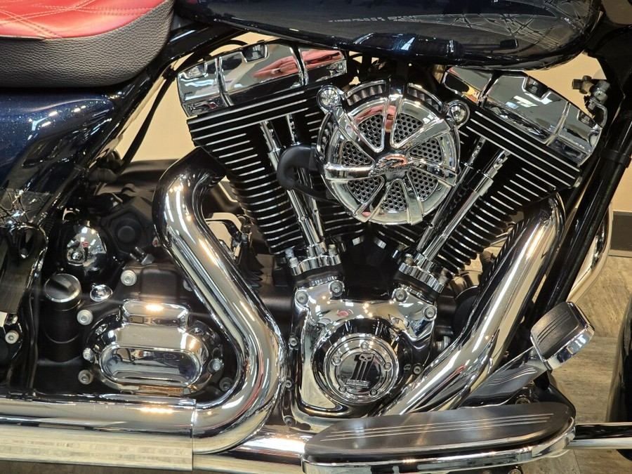 2016 Harley-Davidson® Road Glide® Special Cosmic Blue Pearl FLTRXS