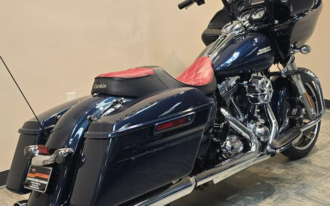 2016 Harley-Davidson® Road Glide® Special Cosmic Blue Pearl FLTRXS