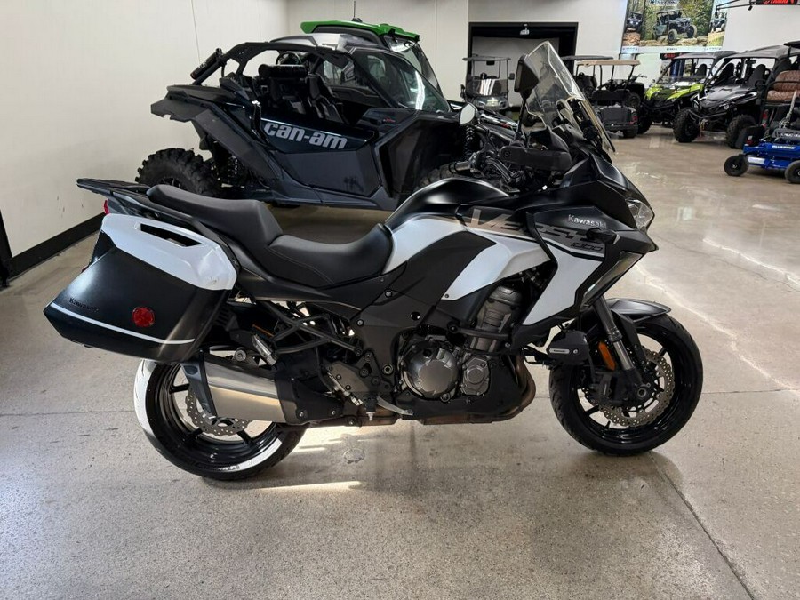 2019 Kawasaki Versys® 1000 SE LT+