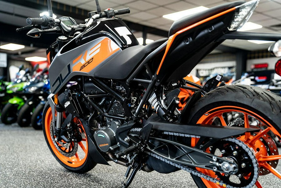 2023 KTM 200 Duke