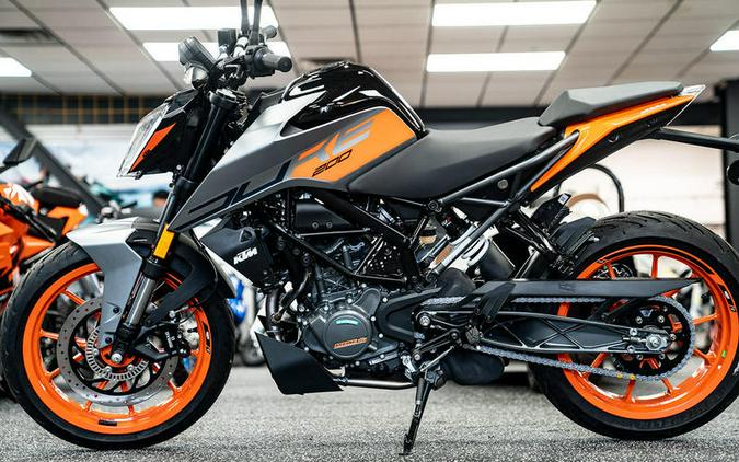 2023 KTM 200 Duke