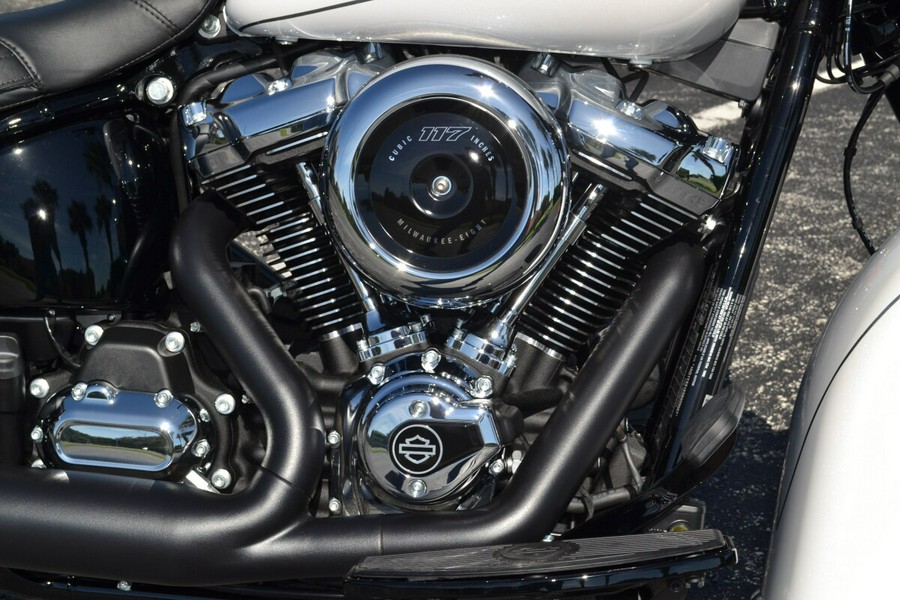 2025 Harley-Davidson® Heritage Classic - FLHC