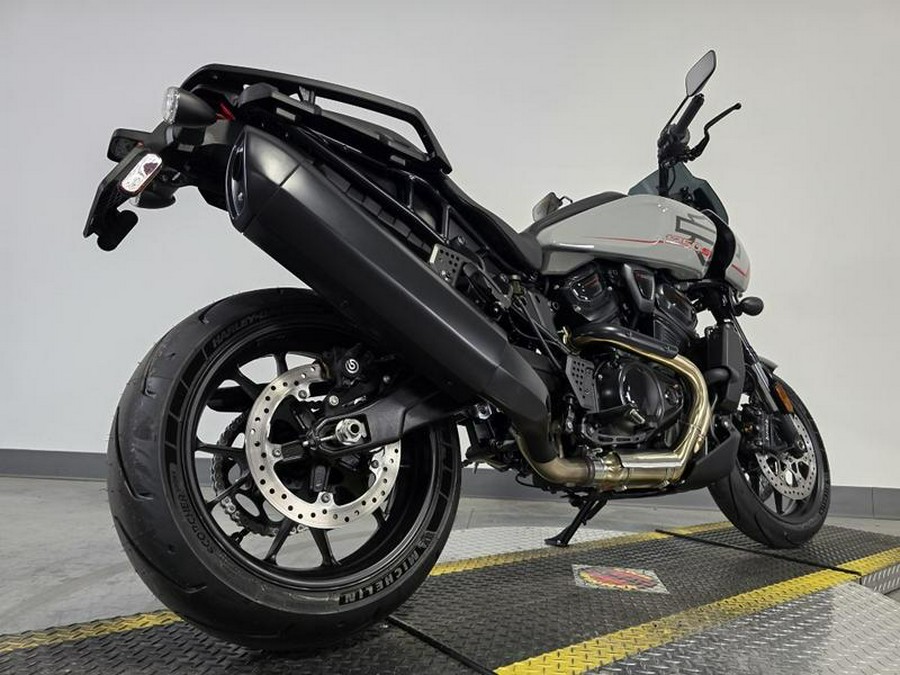 2025 Harley-Davidson® RA1250ST - Pan America® 1250 ST