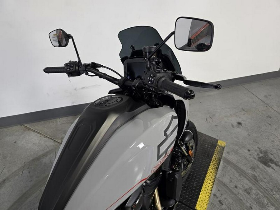 2025 Harley-Davidson® RA1250ST - Pan America® 1250 ST