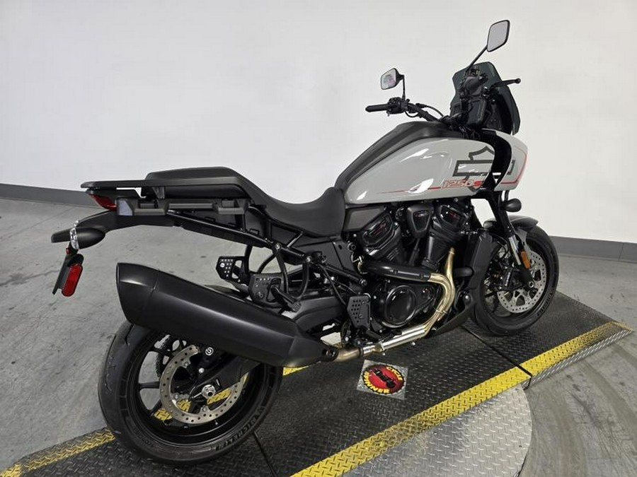 2025 Harley-Davidson® RA1250ST - Pan America® 1250 ST