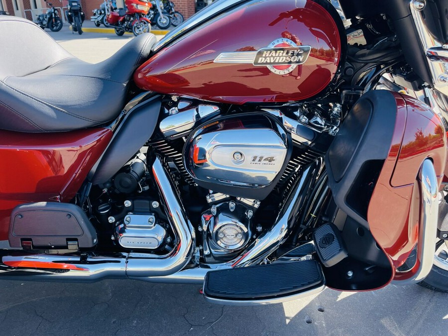 2024 Harley-Davidson Tri Glide Ultra FLHTCUTG