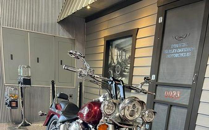 2000 Harley-Davidson® FLSTC - Heritage Softail® Classic