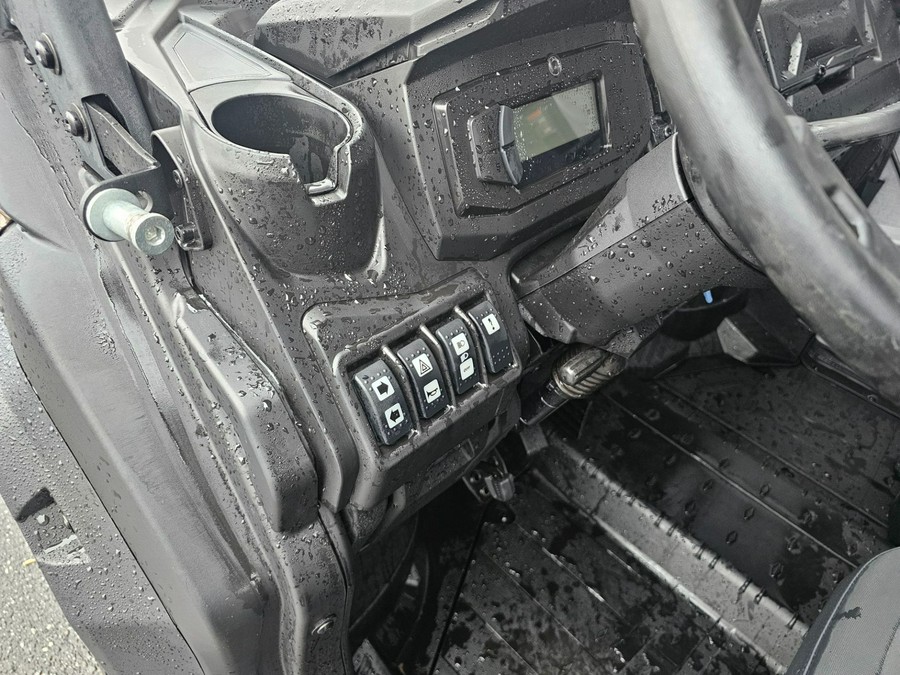 2024 Can-Am Defender XT HD10