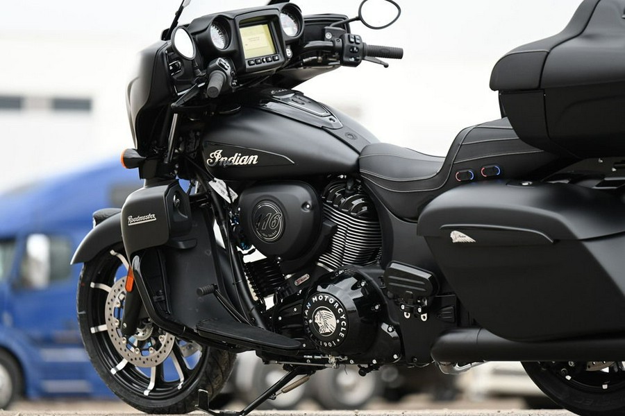 2023 Indian Motorcycle® Roadmaster® Dark Horse® Black Smoke