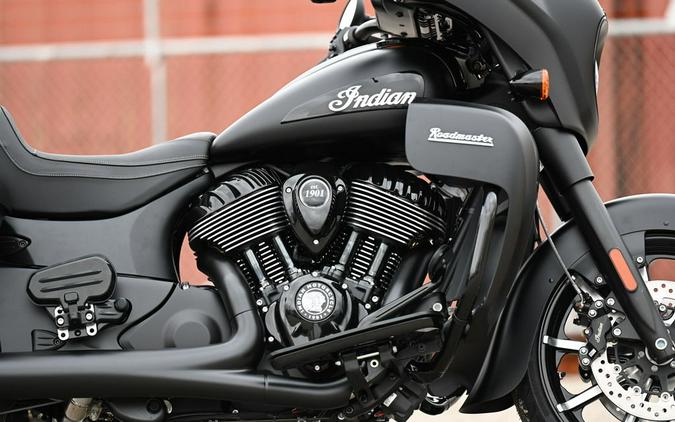 2023 Indian Motorcycle® Roadmaster® Dark Horse® Black Smoke