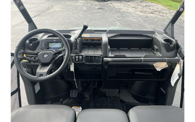 2025 Can-Am SSV DEF MAX DPS 62 HD7 GN 25