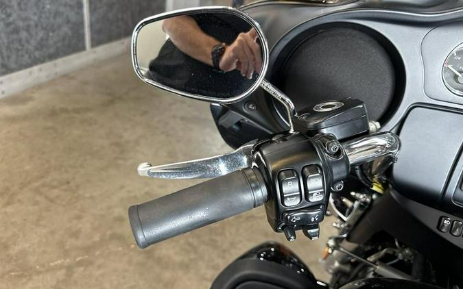 2018 Harley-Davidson® FLHTCUTG - Tri Glide® Ultra