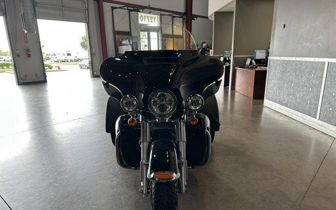 2018 Harley-Davidson® FLHTCUTG - Tri Glide® Ultra