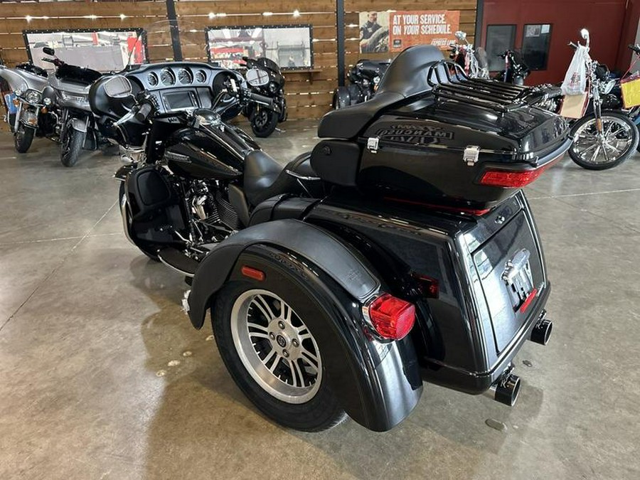 2018 Harley-Davidson® FLHTCUTG - Tri Glide® Ultra