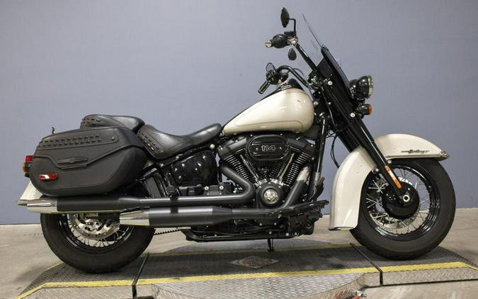2022 Harley-Davidson® FLHCS - Heritage Classic 114