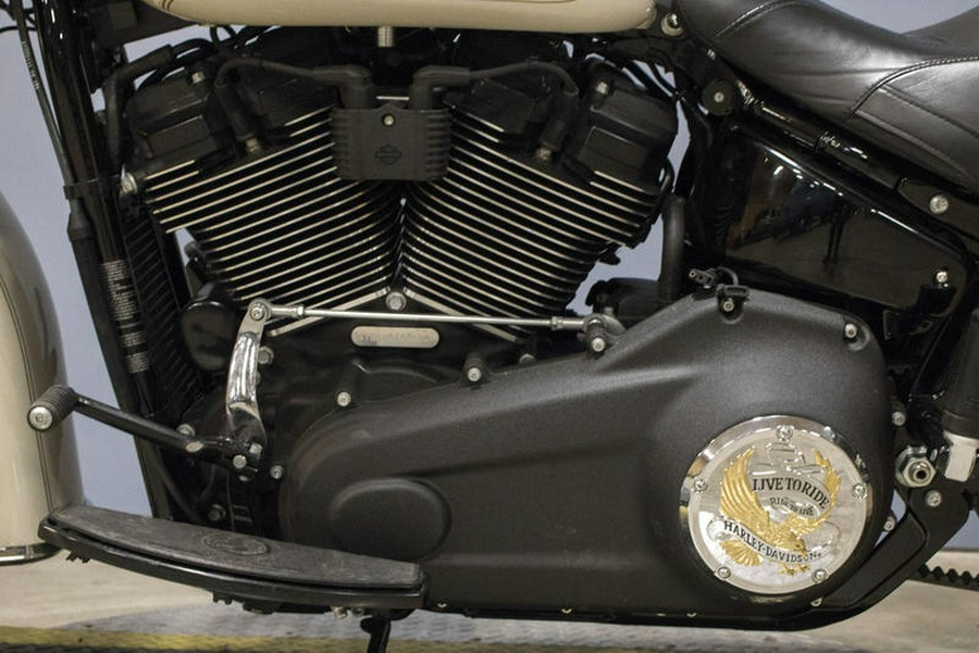 2022 Harley-Davidson® FLHCS - Heritage Classic 114