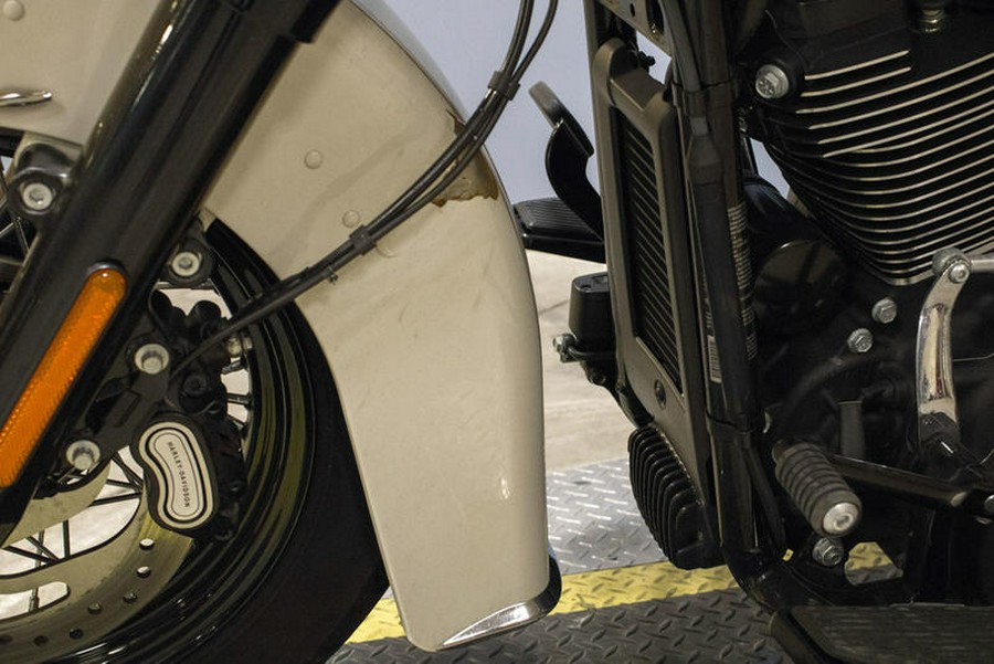 2022 Harley-Davidson® FLHCS - Heritage Classic 114