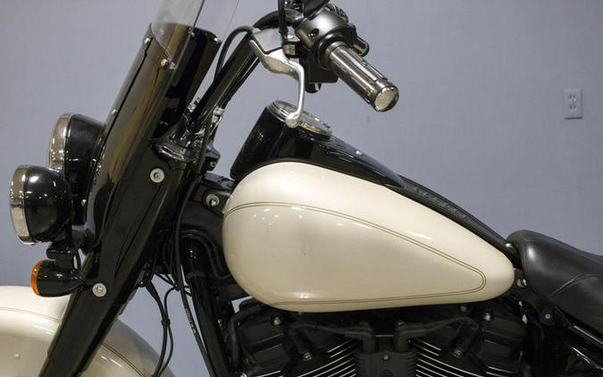 2022 Harley-Davidson® FLHCS - Heritage Classic 114