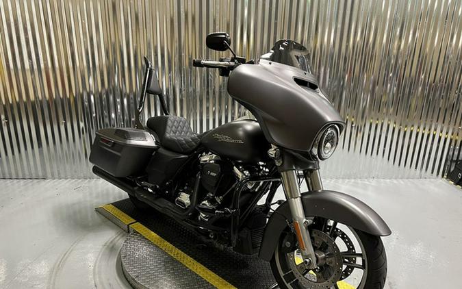 2017 Harley-Davidson Street Glide FLHXS - Special
