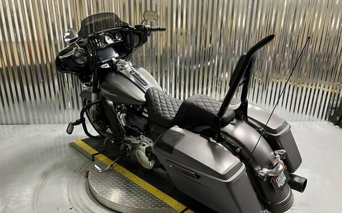 2017 Harley-Davidson Street Glide FLHXS - Special