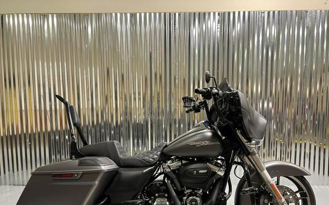 2017 Harley-Davidson Street Glide FLHXS - Special