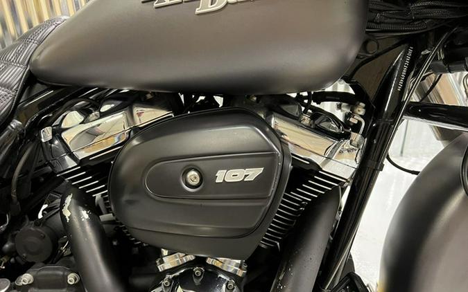 2017 Harley-Davidson Street Glide FLHXS - Special
