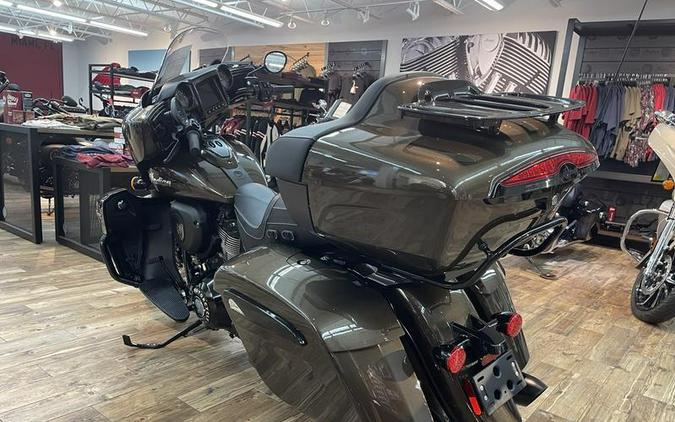 2023 Indian Motorcycle® Roadmaster® Dark Horse® Bronze Pearl Metallic