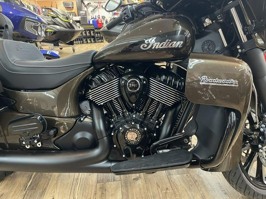 2023 Indian Motorcycle® Roadmaster® Dark Horse® Bronze Pearl Metallic