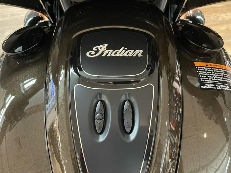 2023 Indian Motorcycle® Roadmaster® Dark Horse®