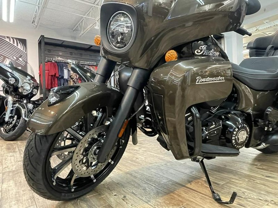 2023 Indian Motorcycle® Roadmaster® Dark Horse®