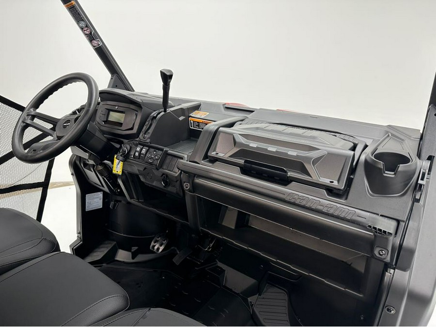 2024 Can-Am Defender XT HD9