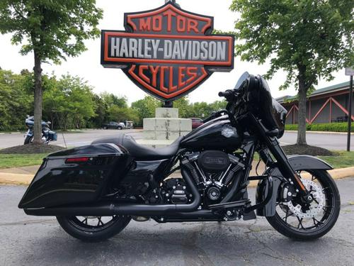 2021 Harley-Davidson Street Glide Special Review: Performance and Style