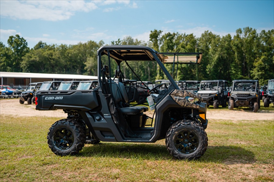 2023 Can-Am Defender DPS HD9