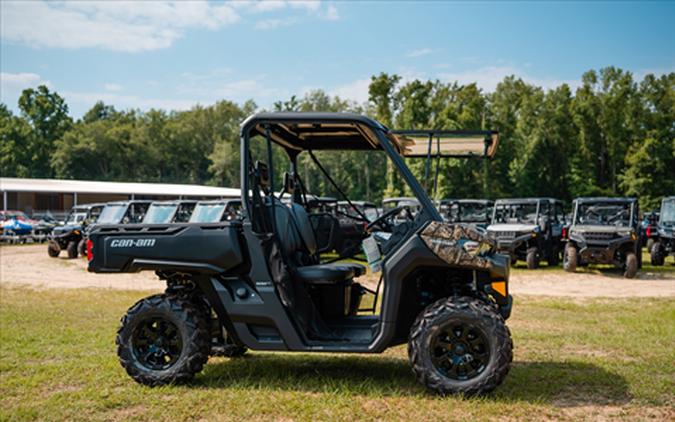 2023 Can-Am Defender DPS HD9