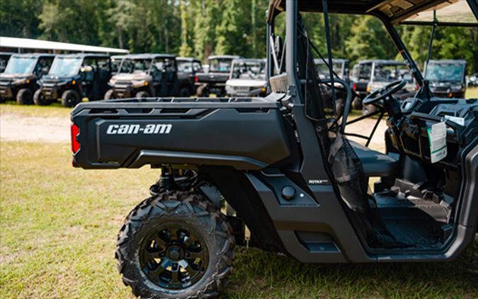 2023 Can-Am Defender DPS HD9