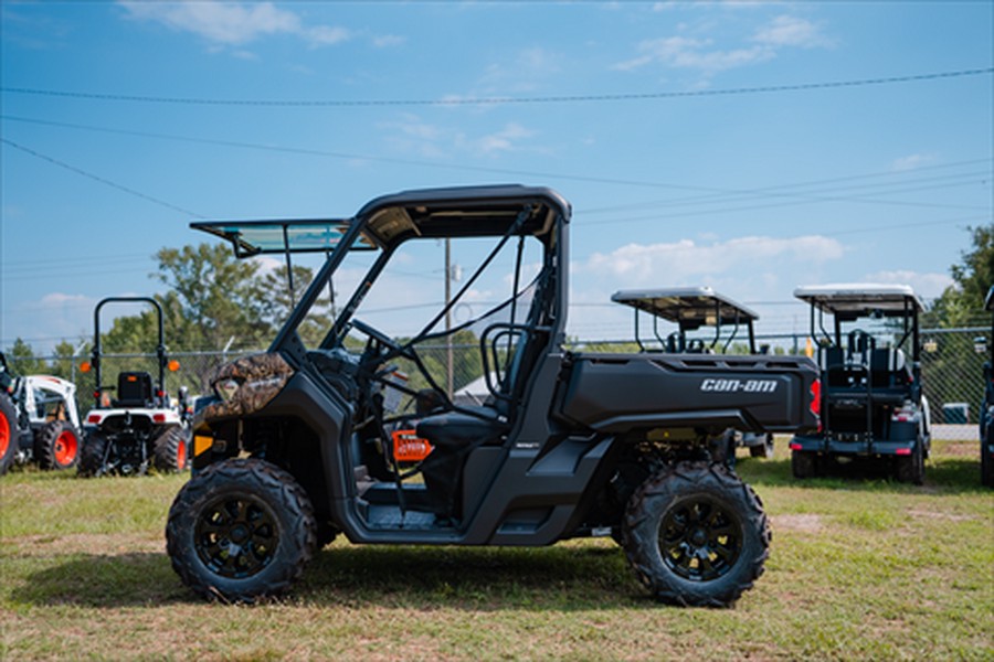 2023 Can-Am Defender DPS HD9