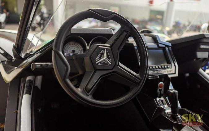 2019 Slingshot GT 49ST BLACK CRYSTAL