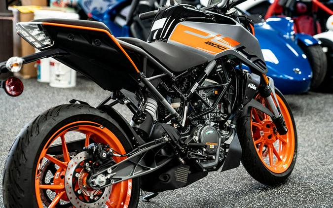 2023 KTM 200 Duke