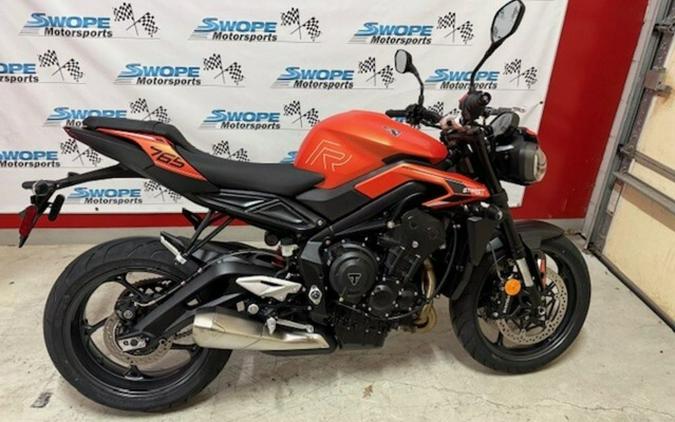 2025 Triumph STREET TRIPLE R - MATT BAJA ORANGE