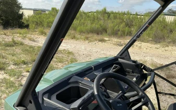 2027 Can-Am Defender DPS HD7