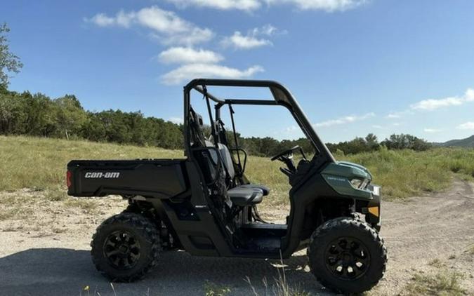 2027 Can-Am Defender DPS HD7