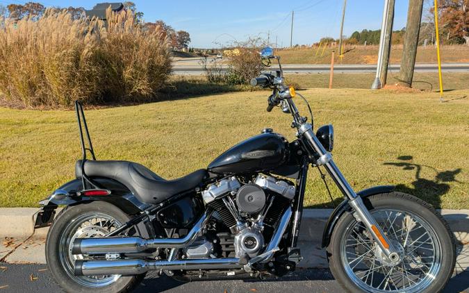2020 Harley-Davidson® Softail Standard® Vivid Black