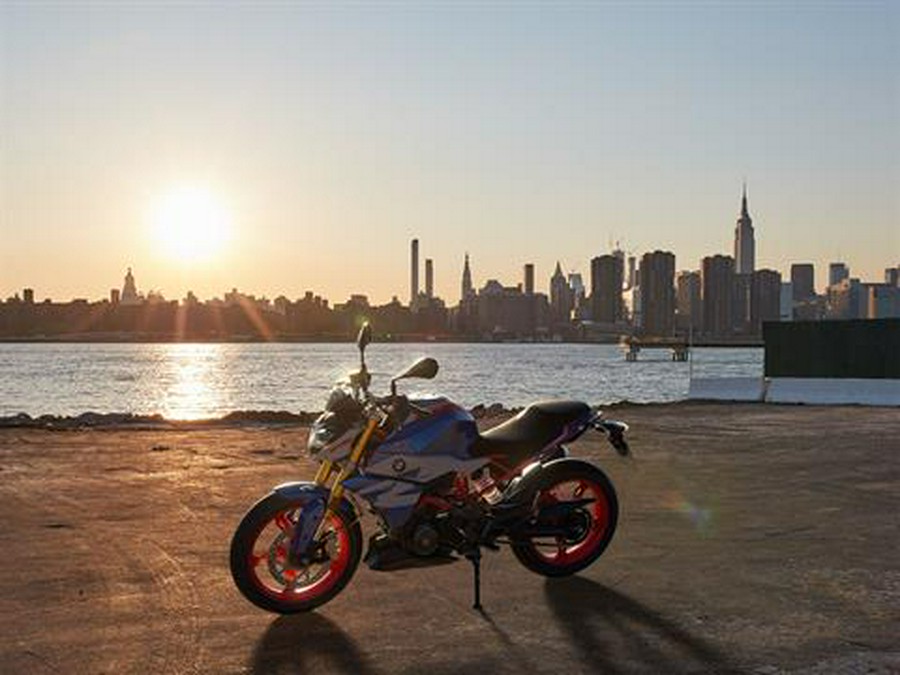 2025 BMW G 310 R