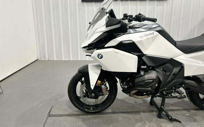 2026 BMW R 1300 RT Alpine White 3 1300 RT