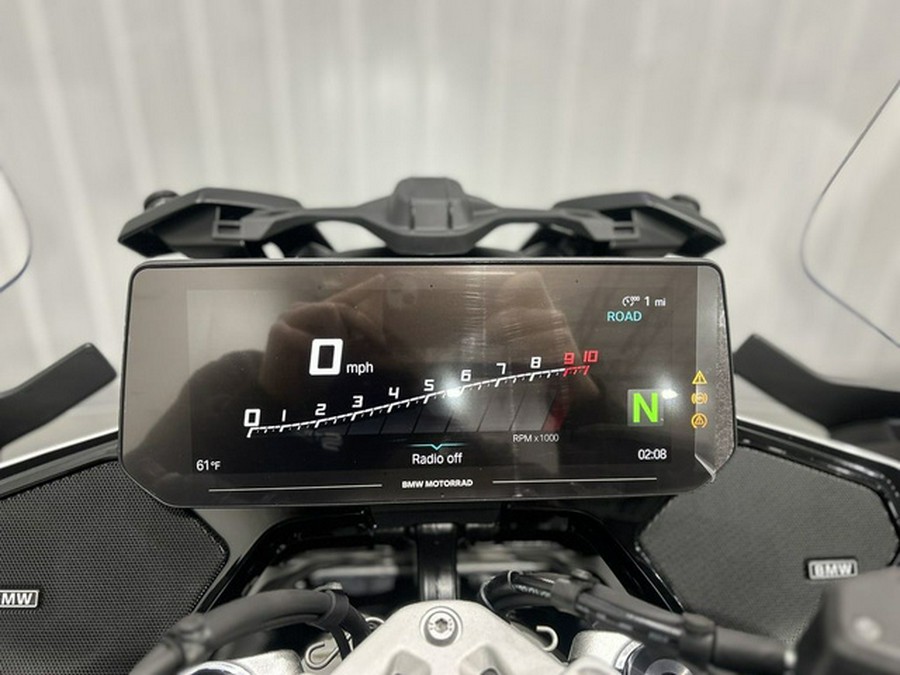 2026 BMW R 1300 RT Alpine White 3 1300 RT