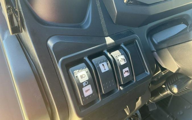 2026 Can-Am Defender 6X6 XT HD10