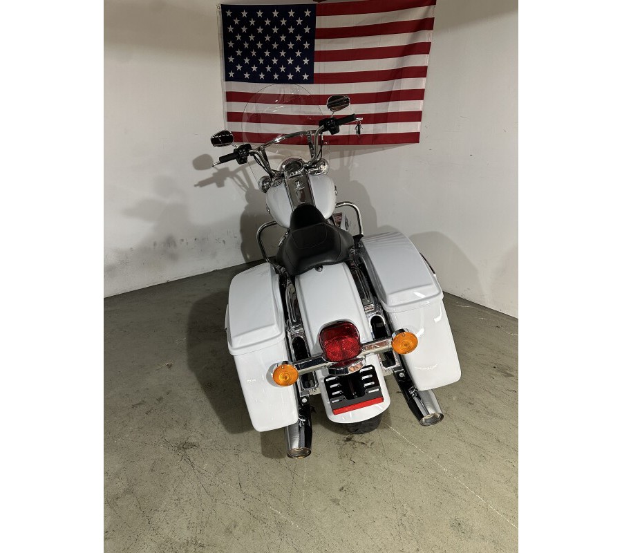 2020 Harley-Davidson Road King Stone Washed White Pearl