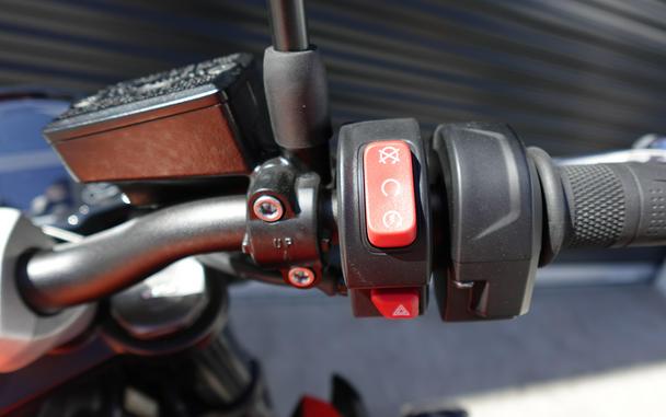 2025 Triumph Street Triple 765 R